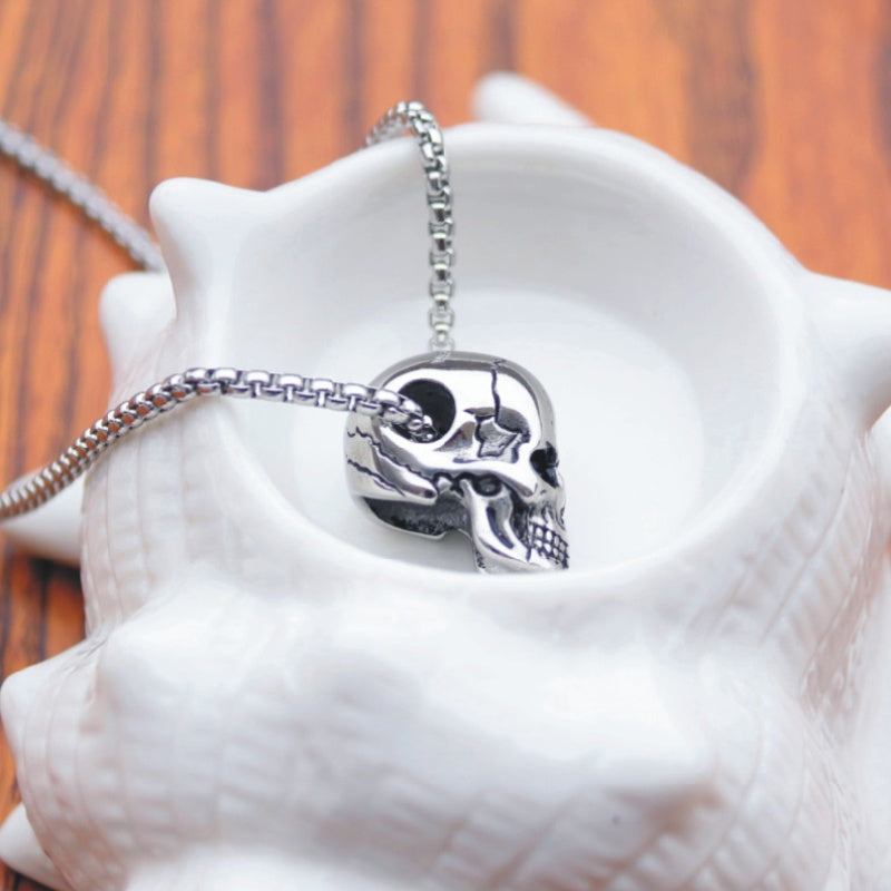 Male titanium steel skull necklace Ooho