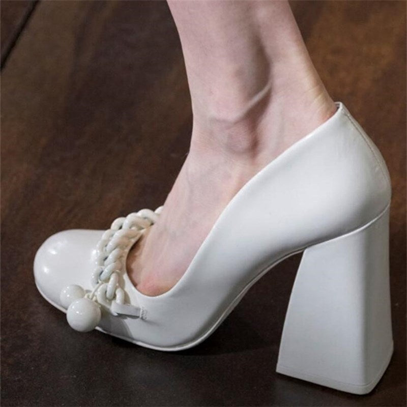 White All-match Shallow Mouth Patent Leather Shoes Elegant Lady Ooho