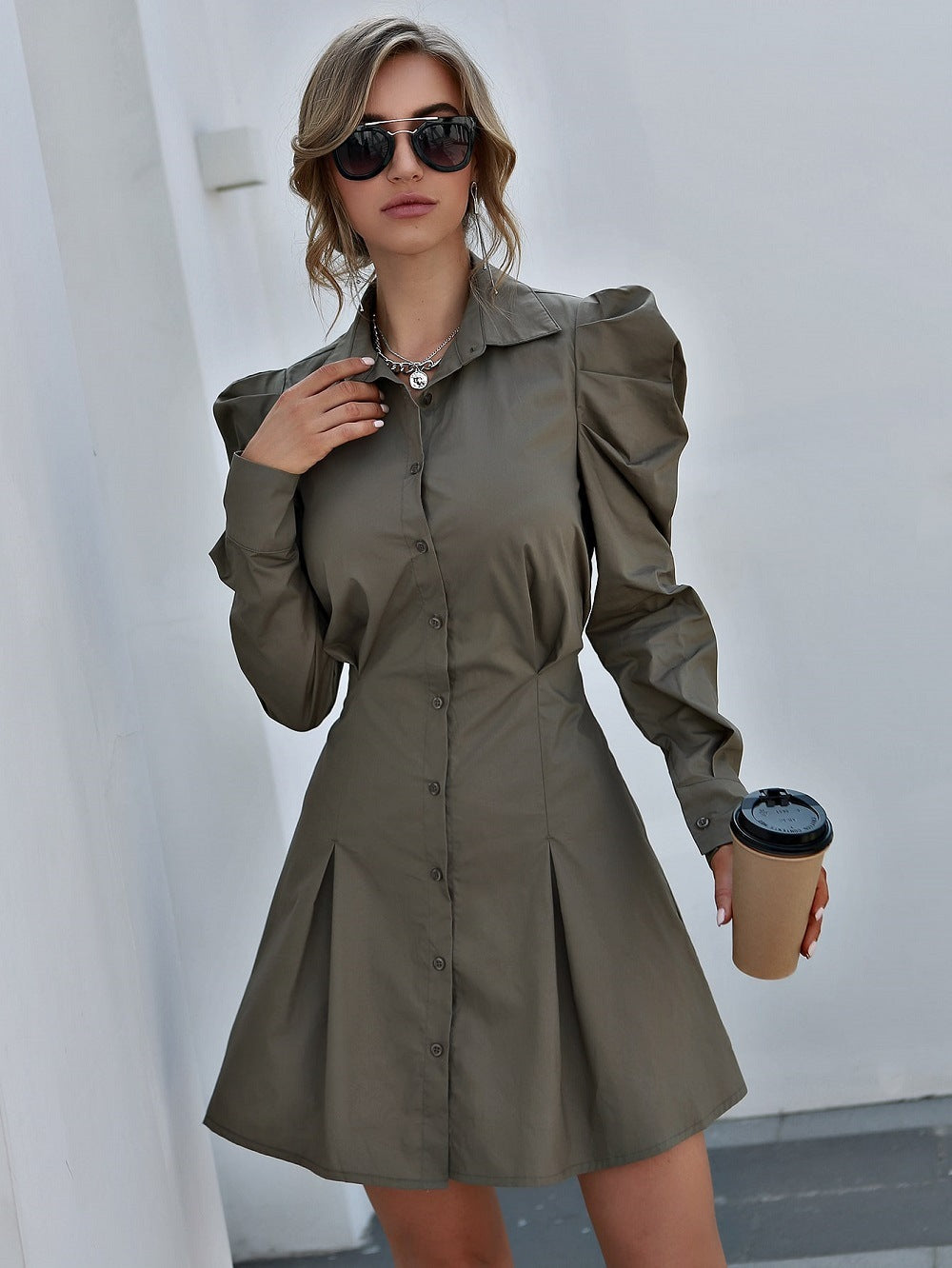 Robe chemise unicolore avec boutons Ooho
