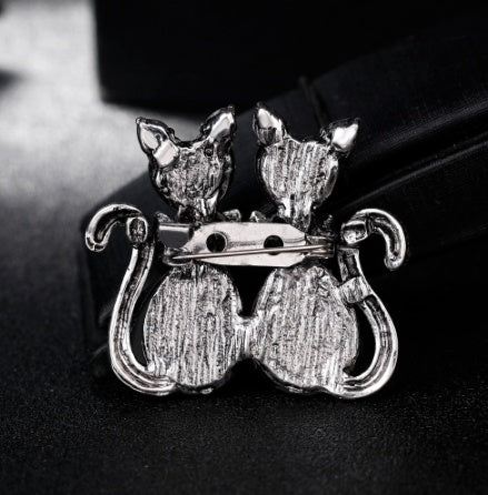 Fashion shell cats Brooches jewelry High Quality glass rhinestone animal pins and brooches for women men suits scarf pins metal Ooho