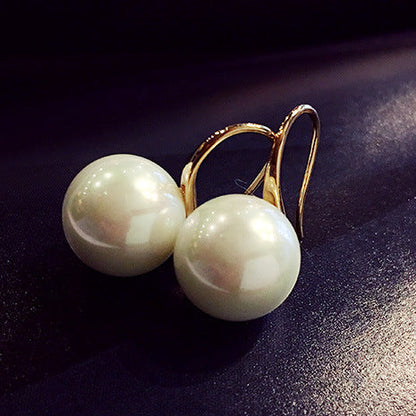 Simple pearl earrings for women Ooho