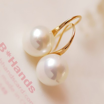 Simple pearl earrings for women Ooho