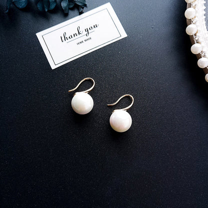 Simple pearl earrings for women Ooho