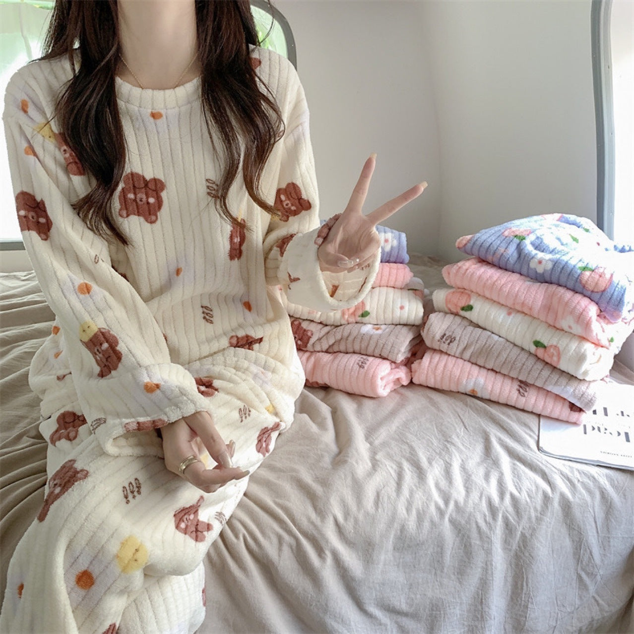Women's Pajamas Autumn Winter Warm Pyjamas Sets Thick Coral Long Sleeve Cute Cartoon Bear Sleepwear Home Nightclothes Ooho